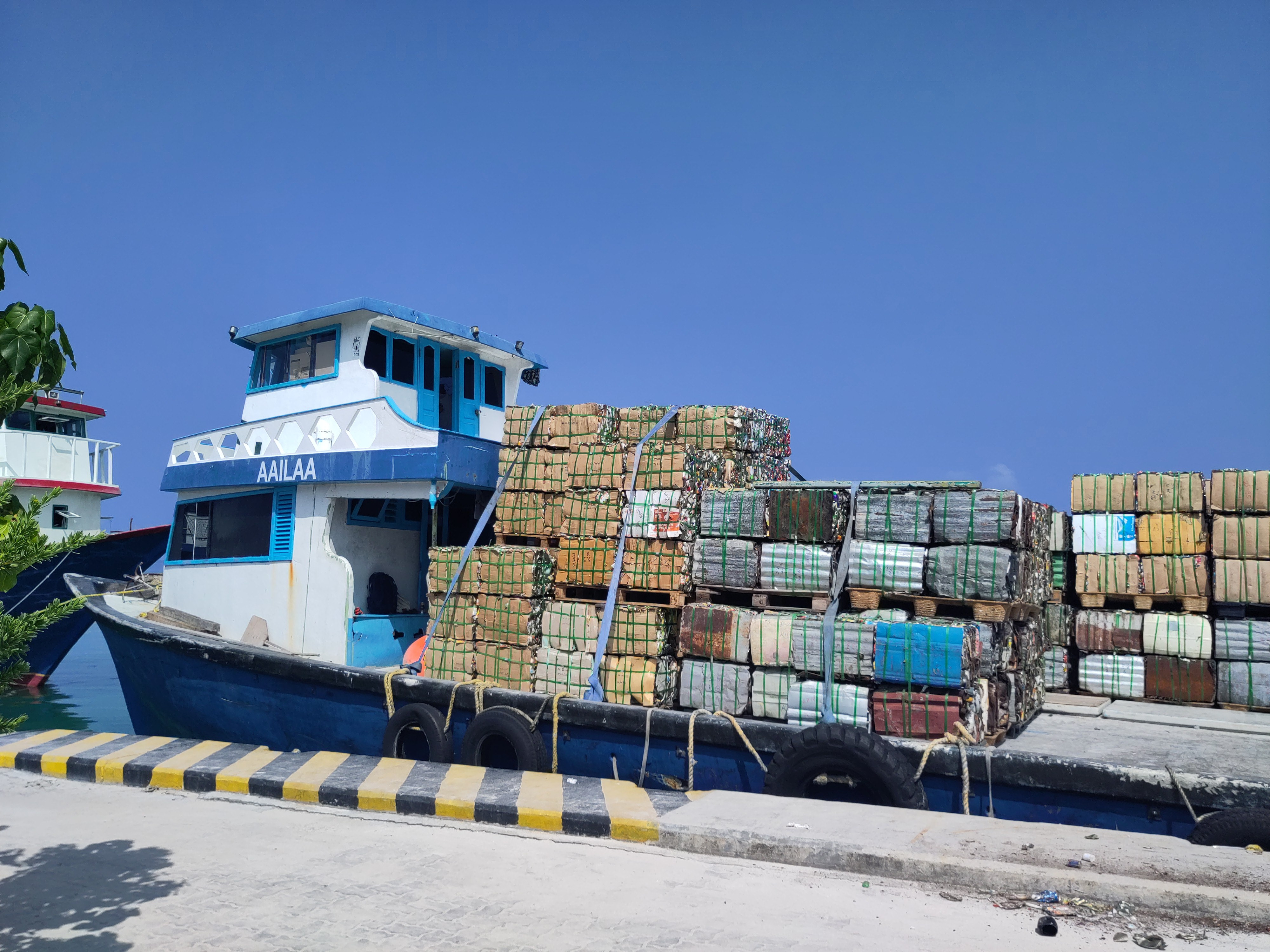 maldives boat